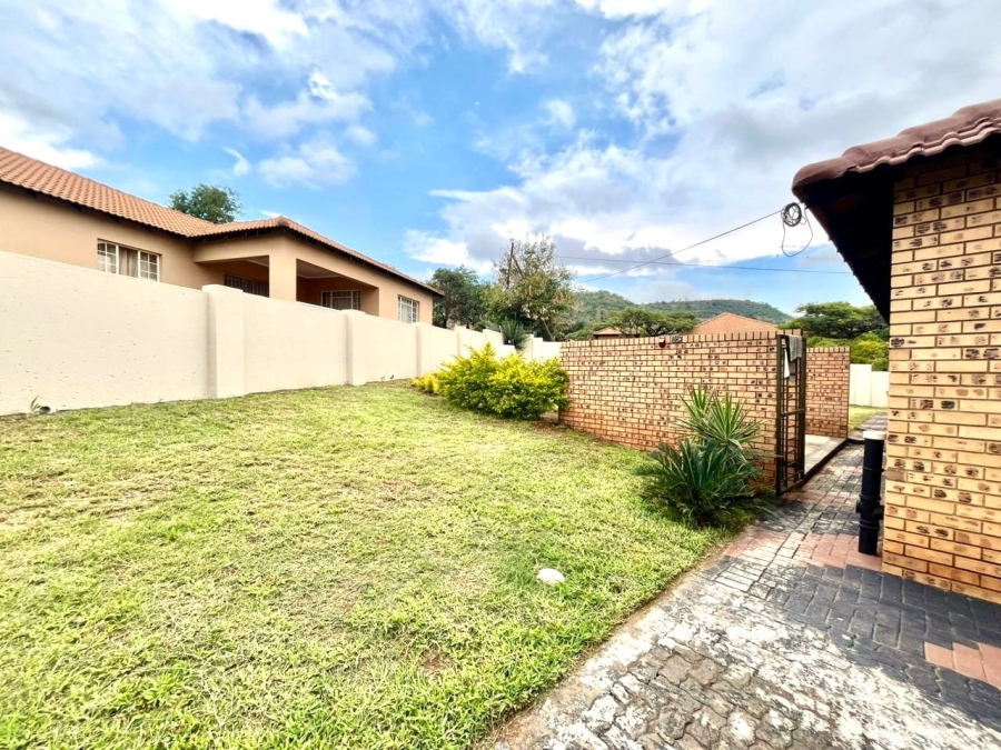 To Let 4 Bedroom Property for Rent in Cashan North West